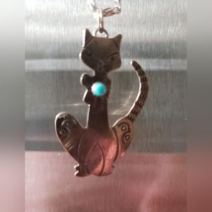 Awesome STERLING SILVER CAT DESIGN  VINTAGE PENDANT AND CHAIN